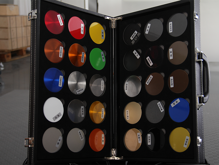 Ampia gamma di colori disponibili per i cerchi a canale profondo