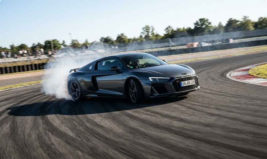 Is Audi R8 All Wheel Drive?