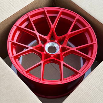Réplica de llanta roja brillante del 992 GT3 RS