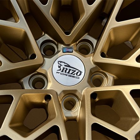 826M KOŁA satynowe złote wklęsłe felgi do BMW F52 szczegółowo