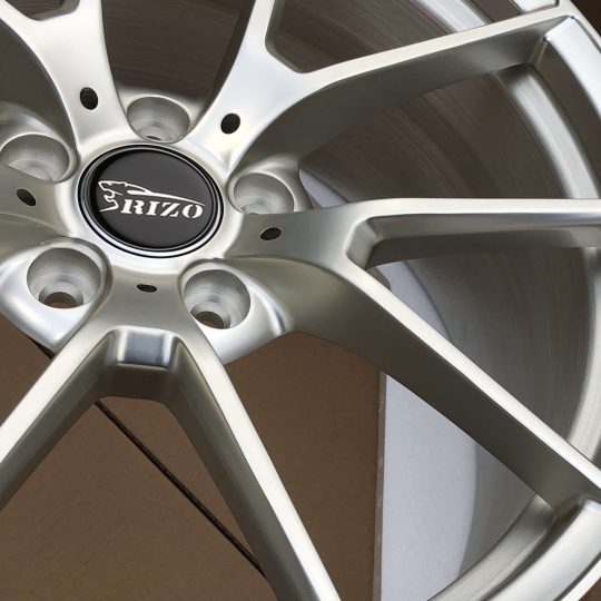 764F 18 19Inch M4 CS Forzen Gold Detail 4